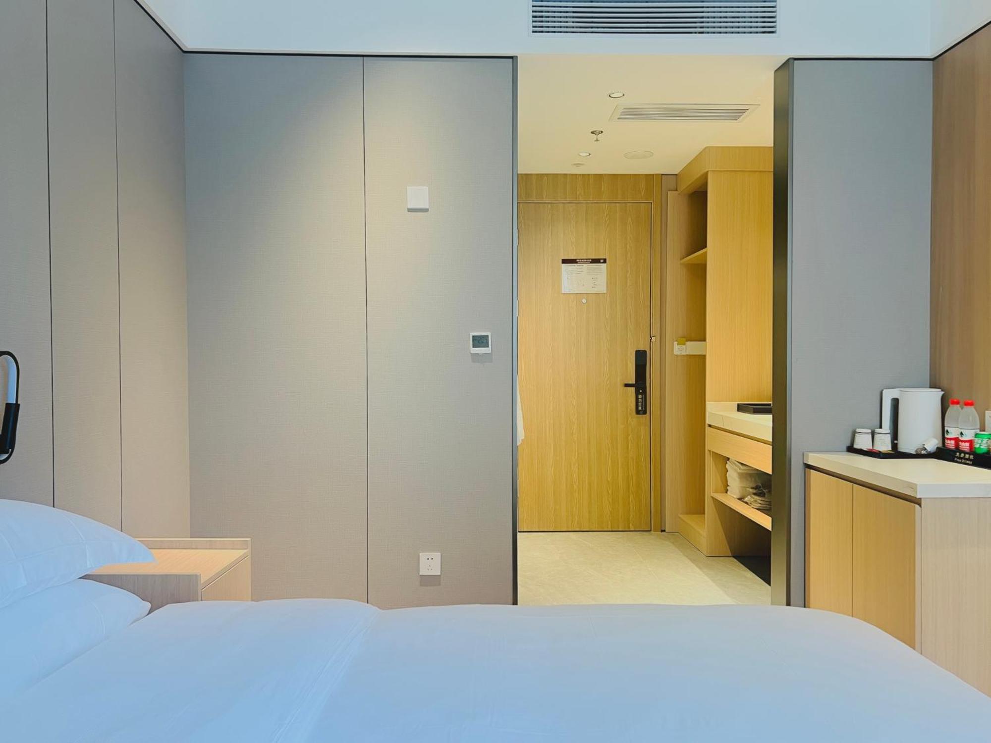 Dayin Garden Hotel -Near People'S Square & Nanjing Road-Large Social Area -Bar -Cafe -Gym -Free Laundry Luggage Storage -24H Front Desk-English Service Sanghaj Kültér fotó