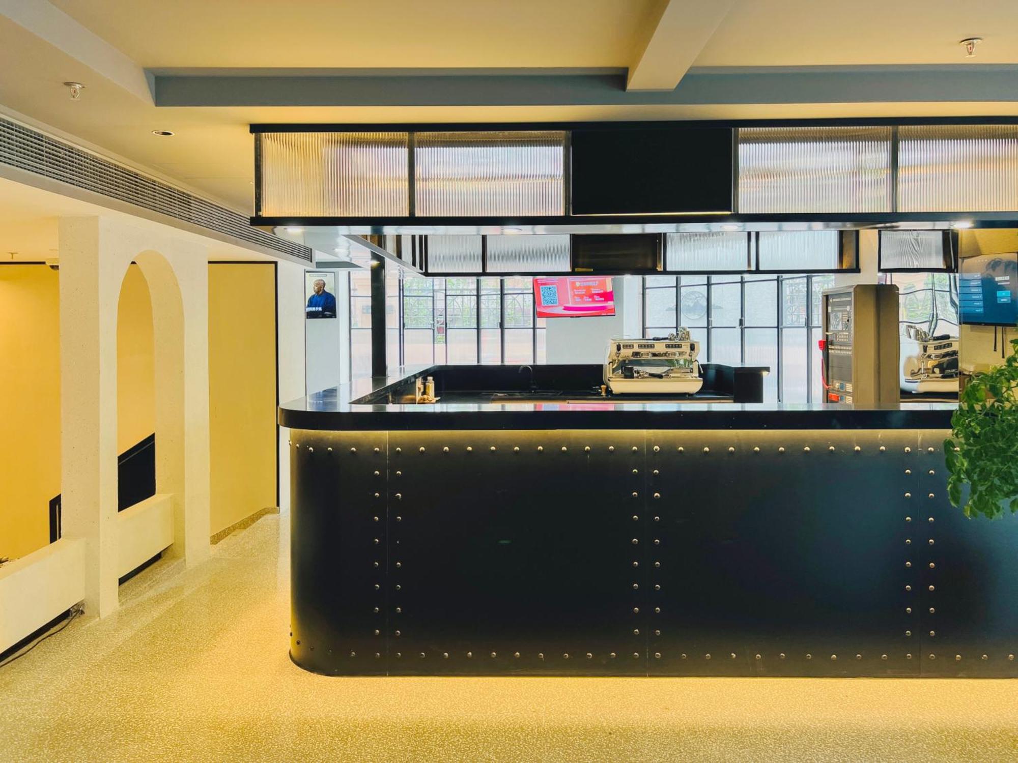 Dayin Garden Hotel -Near People'S Square & Nanjing Road-Large Social Area -Bar -Cafe -Gym -Free Laundry Luggage Storage -24H Front Desk-English Service Sanghaj Kültér fotó