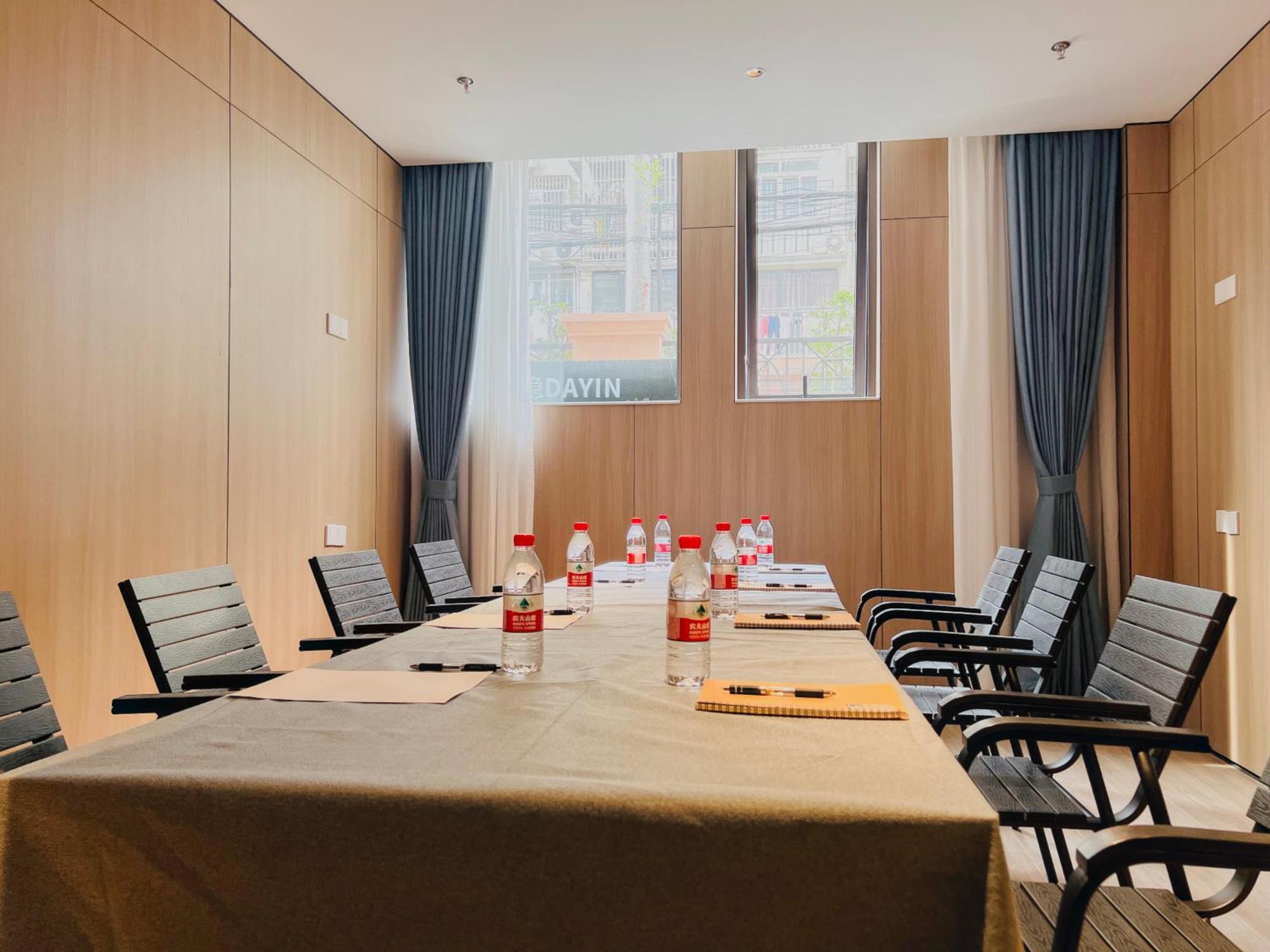 Dayin Garden Hotel -Near People'S Square & Nanjing Road-Large Social Area -Bar -Cafe -Gym -Free Laundry Luggage Storage -24H Front Desk-English Service Sanghaj Kültér fotó